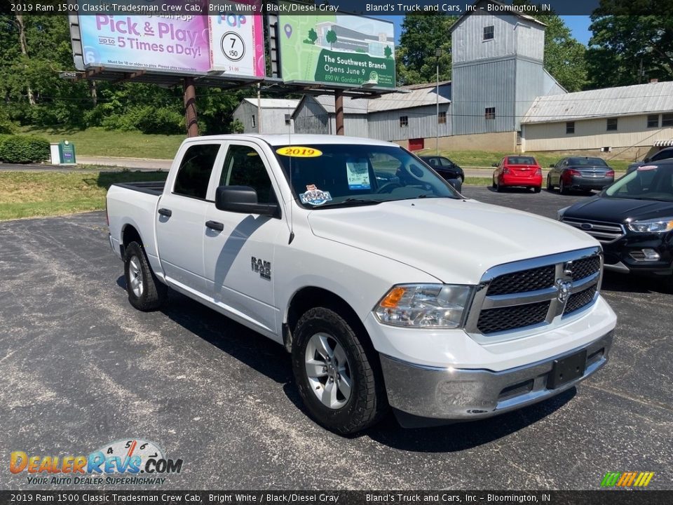 2019 Ram 1500 Classic Tradesman Crew Cab Bright White / Black/Diesel Gray Photo #8