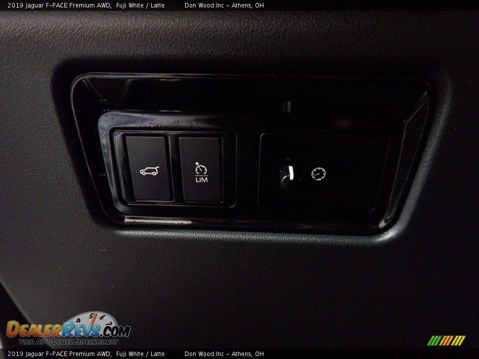 2019 Jaguar F-PACE Premium AWD Fuji White / Latte Photo #30