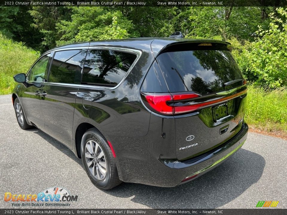 2023 Chrysler Pacifica Hybrid Touring L Brilliant Black Crystal Pearl / Black/Alloy Photo #9