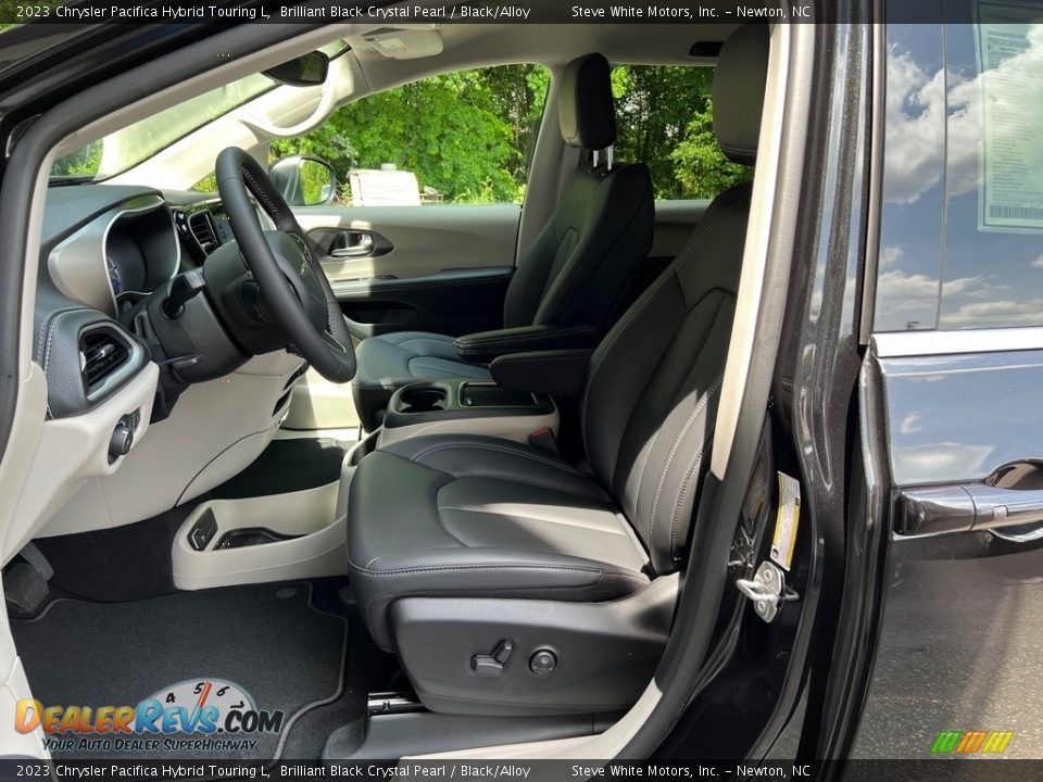 2023 Chrysler Pacifica Hybrid Touring L Brilliant Black Crystal Pearl / Black/Alloy Photo #11