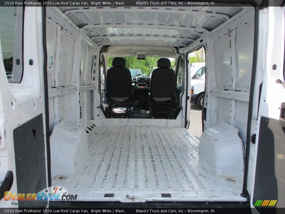 2019 Ram ProMaster 1500 Low Roof Cargo Van Bright White / Black Photo #19