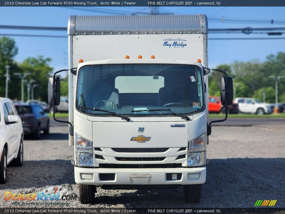 2019 Chevrolet Low Cab Forward 4500 Moving Truck Arctic White / Pewter Photo #2