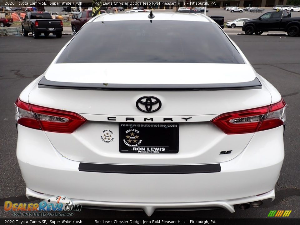 2020 Toyota Camry SE Super White / Ash Photo #4