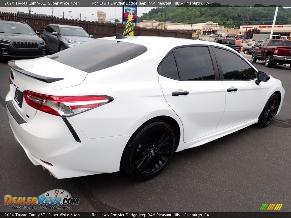 2020 Toyota Camry SE Super White / Ash Photo #6