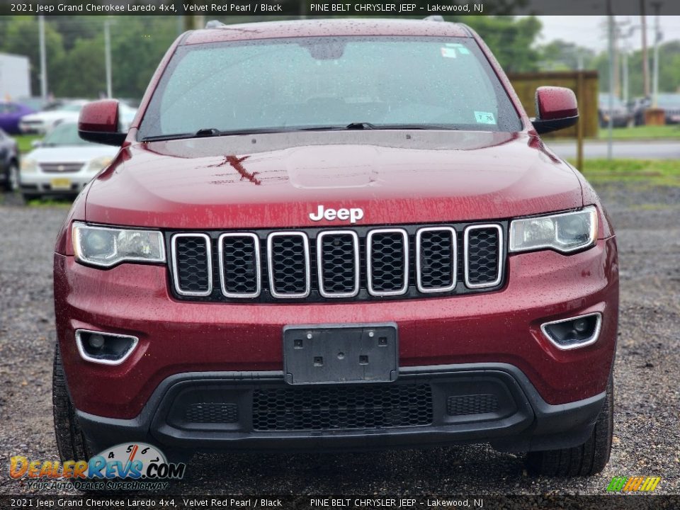 2021 Jeep Grand Cherokee Laredo 4x4 Velvet Red Pearl / Black Photo #2