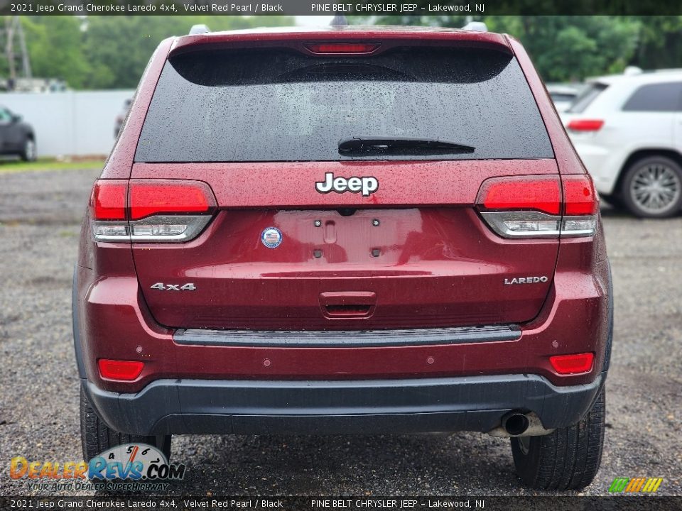 2021 Jeep Grand Cherokee Laredo 4x4 Velvet Red Pearl / Black Photo #4