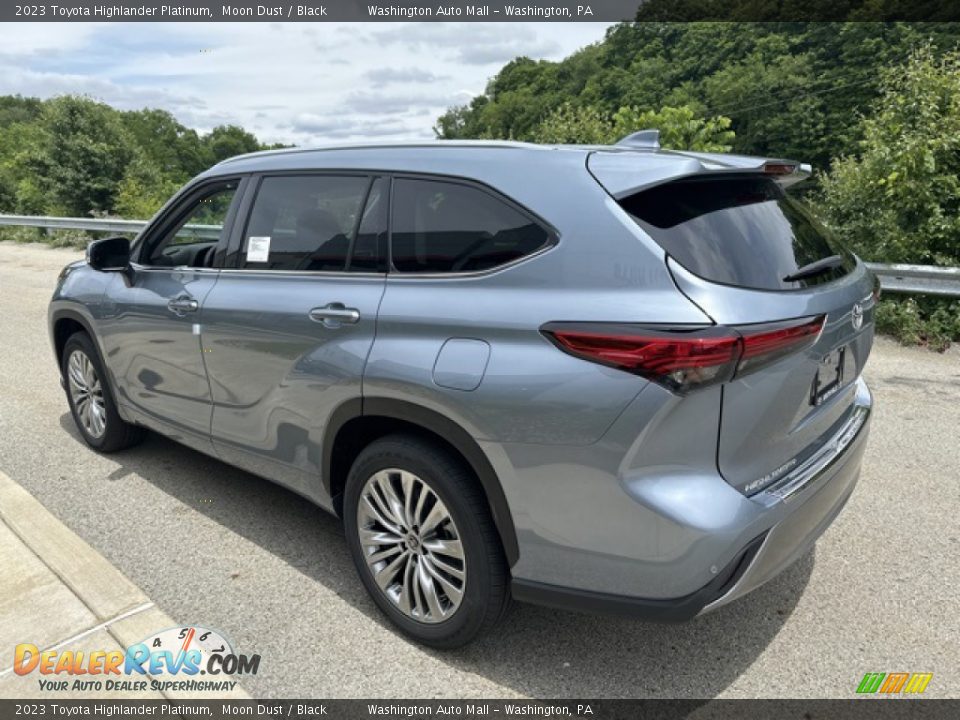 2023 Toyota Highlander Platinum Moon Dust / Black Photo #2