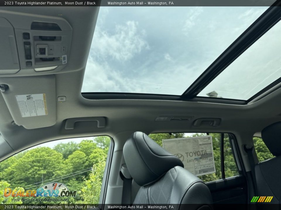 Sunroof of 2023 Toyota Highlander Platinum Photo #14