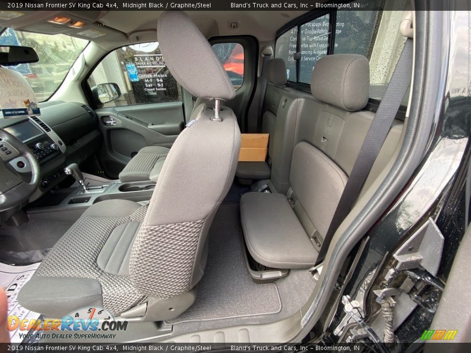 Front Seat of 2019 Nissan Frontier SV King Cab 4x4 Photo #14