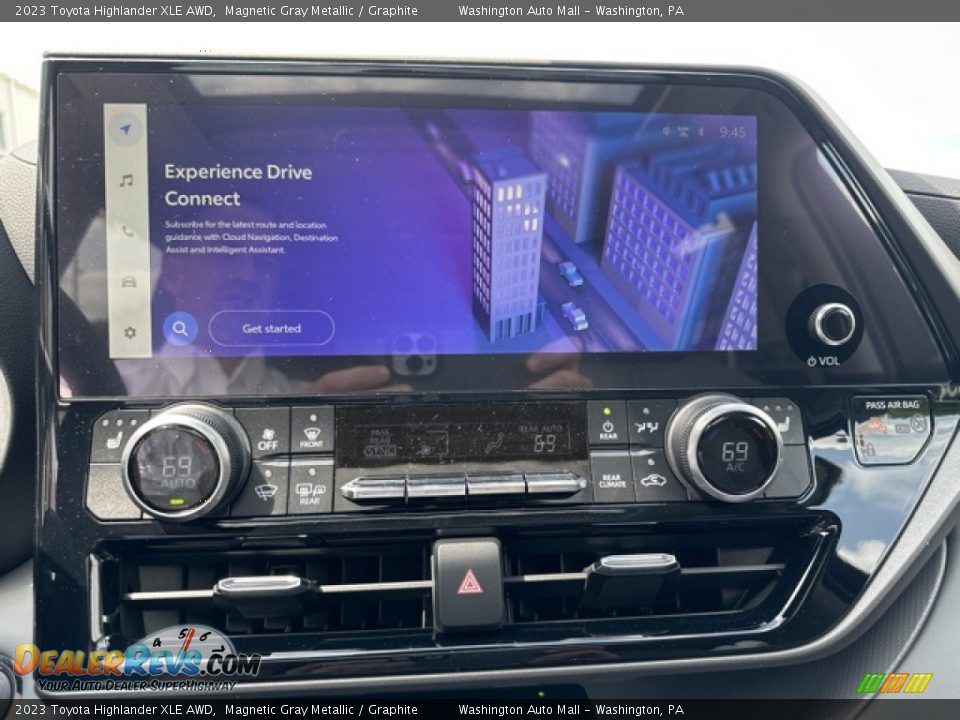 Controls of 2023 Toyota Highlander XLE AWD Photo #13