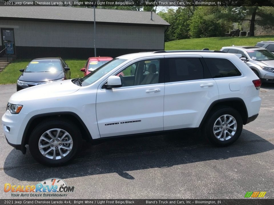 2021 Jeep Grand Cherokee Laredo 4x4 Bright White / Light Frost Beige/Black Photo #1