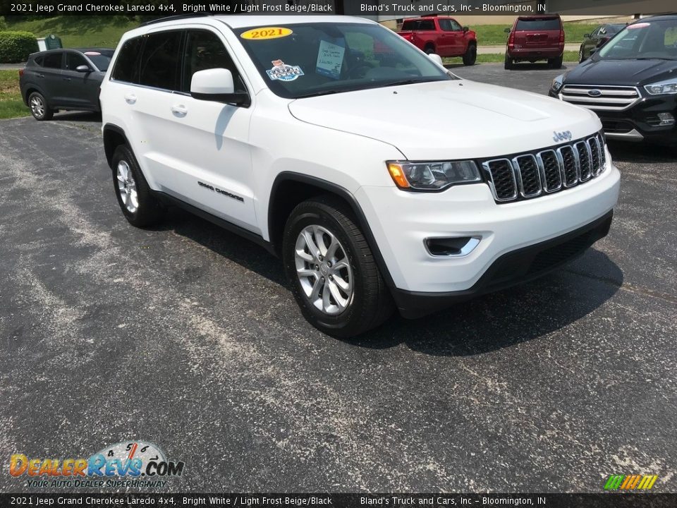 2021 Jeep Grand Cherokee Laredo 4x4 Bright White / Light Frost Beige/Black Photo #4