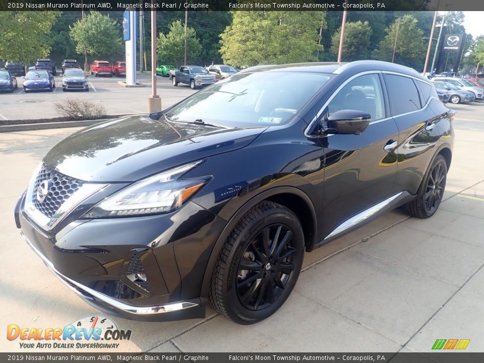 Front 3/4 View of 2019 Nissan Murano Platinum AWD Photo #7