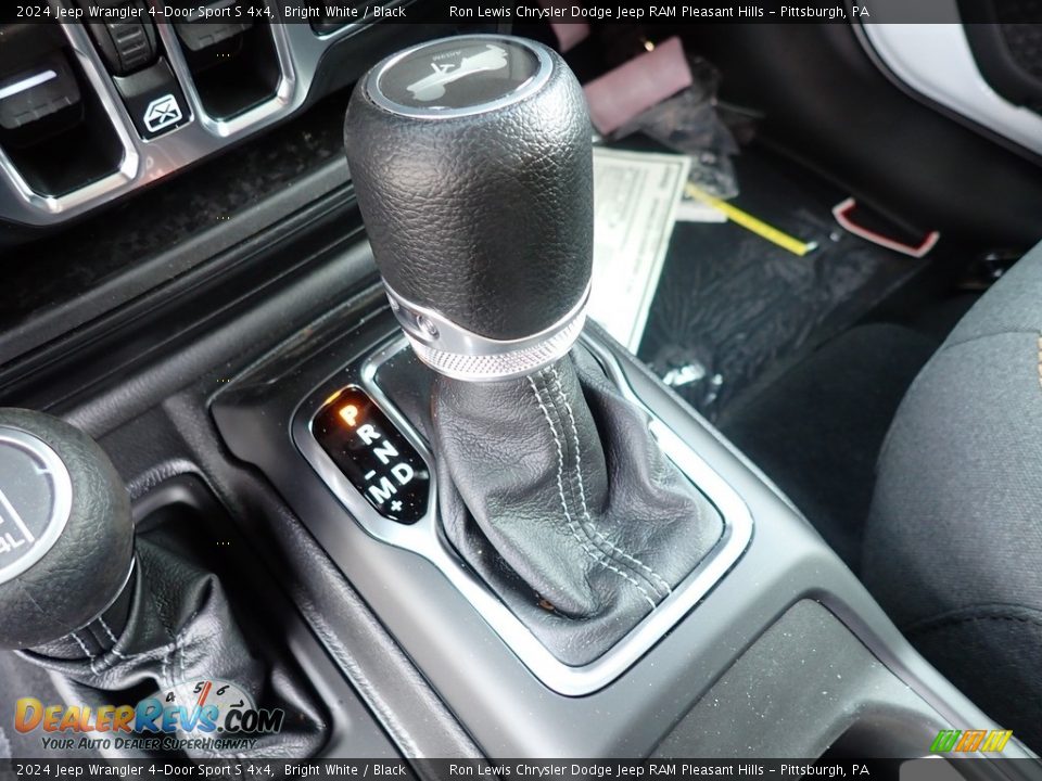 2024 Jeep Wrangler 4-Door Sport S 4x4 Shifter Photo #18