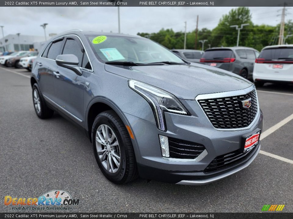 Front 3/4 View of 2022 Cadillac XT5 Premium Luxury AWD Photo #21