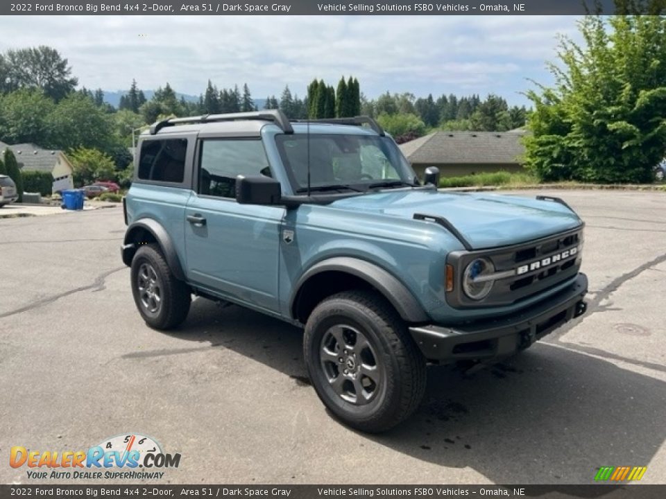 Front 3/4 View of 2022 Ford Bronco Big Bend 4x4 2-Door Photo #1