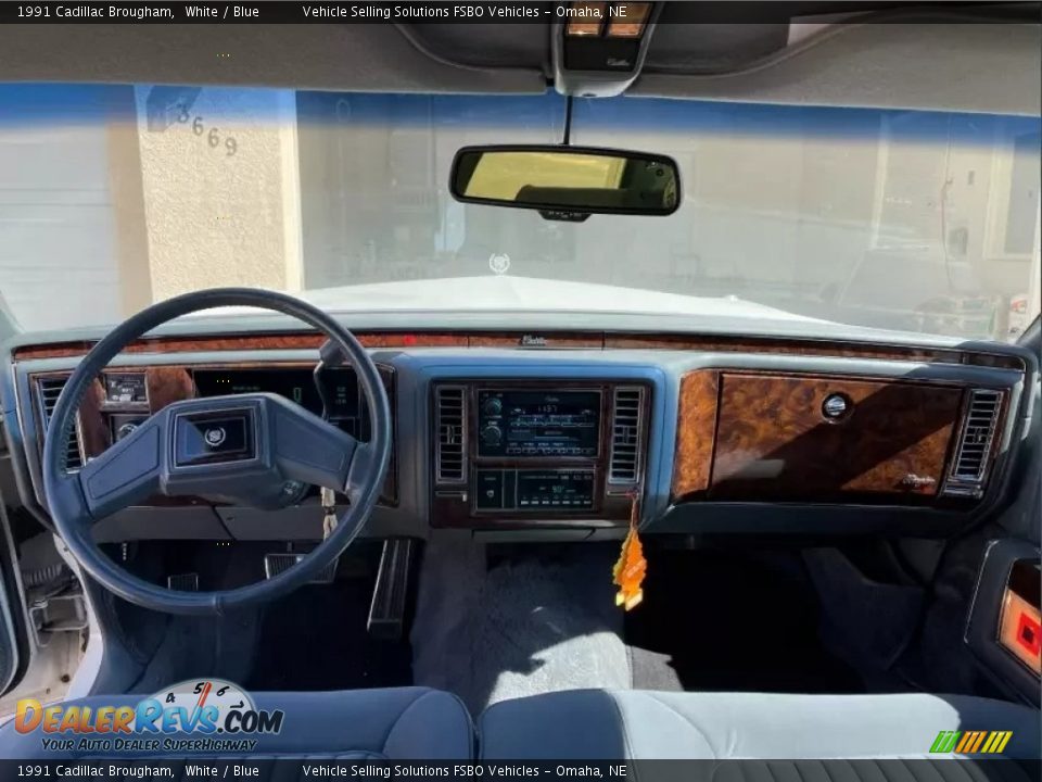 Dashboard of 1991 Cadillac Brougham  Photo #4