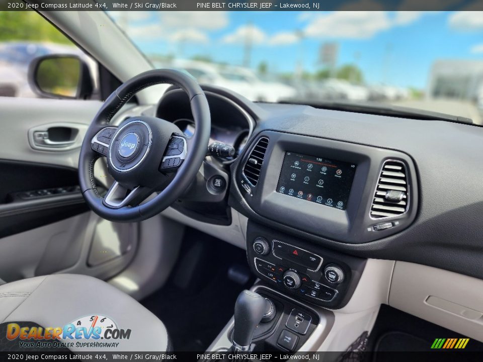 Dashboard of 2020 Jeep Compass Latitude 4x4 Photo #25