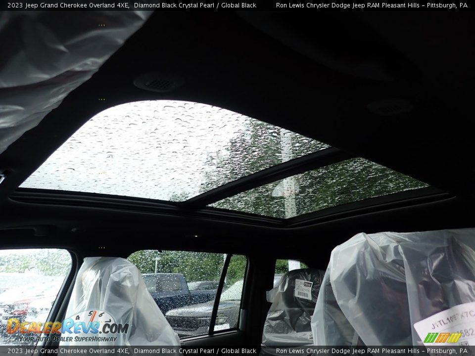 Sunroof of 2023 Jeep Grand Cherokee Overland 4XE Photo #17