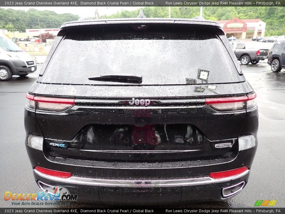 2023 Jeep Grand Cherokee Overland 4XE Diamond Black Crystal Pearl / Global Black Photo #4