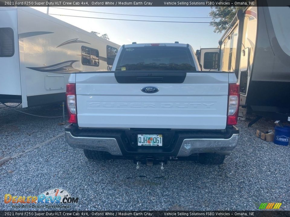 2021 Ford F250 Super Duty XLT Crew Cab 4x4 Oxford White / Medium Earth Gray Photo #4