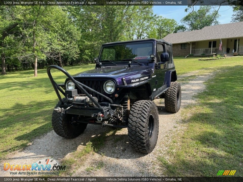 Front 3/4 View of 1999 Jeep Wrangler SE 4x4 Photo #2