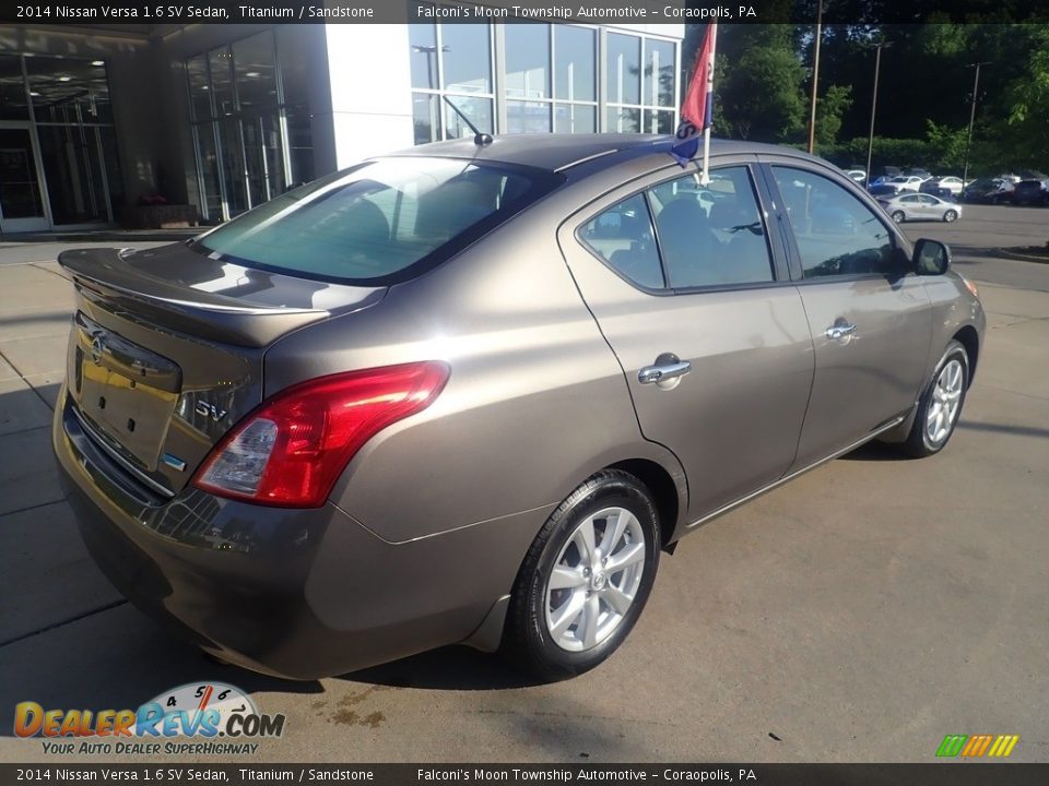 2014 Nissan Versa 1.6 SV Sedan Titanium / Sandstone Photo #2