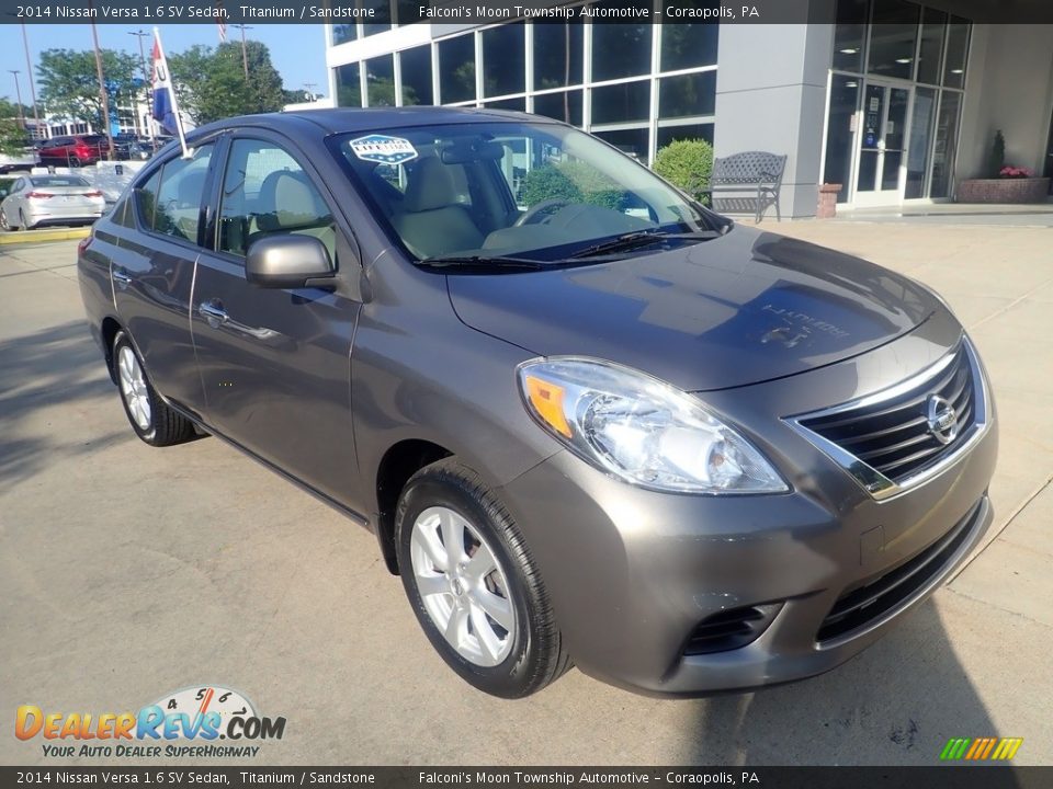 2014 Nissan Versa 1.6 SV Sedan Titanium / Sandstone Photo #8