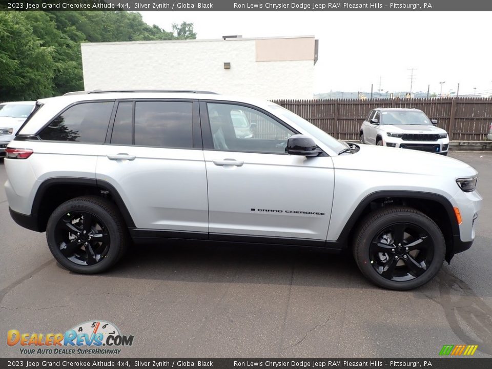 2023 Jeep Grand Cherokee Altitude 4x4 Silver Zynith / Global Black Photo #7