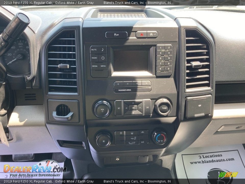 2019 Ford F150 XL Regular Cab Oxford White / Earth Gray Photo #19