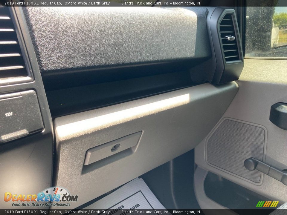 2019 Ford F150 XL Regular Cab Oxford White / Earth Gray Photo #24