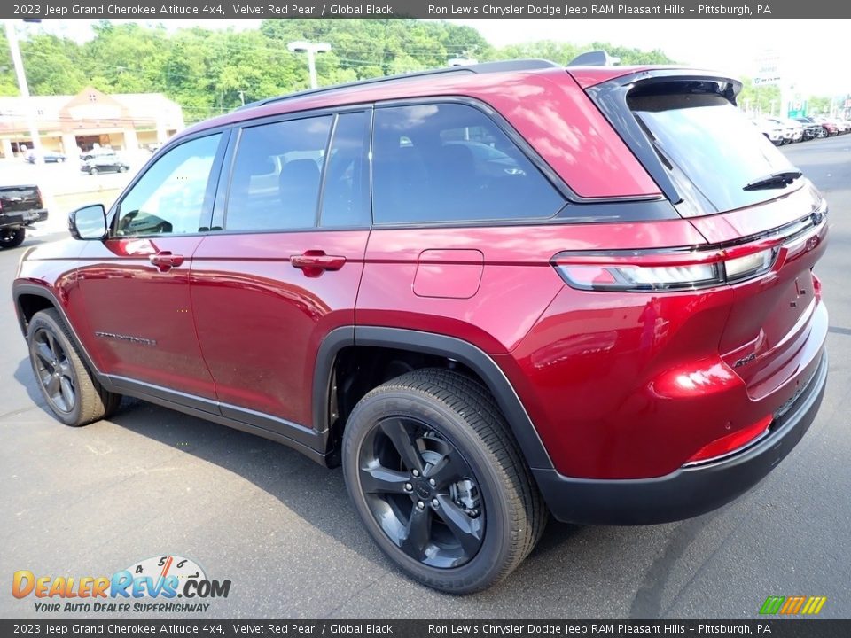 2023 Jeep Grand Cherokee Altitude 4x4 Velvet Red Pearl / Global Black Photo #3