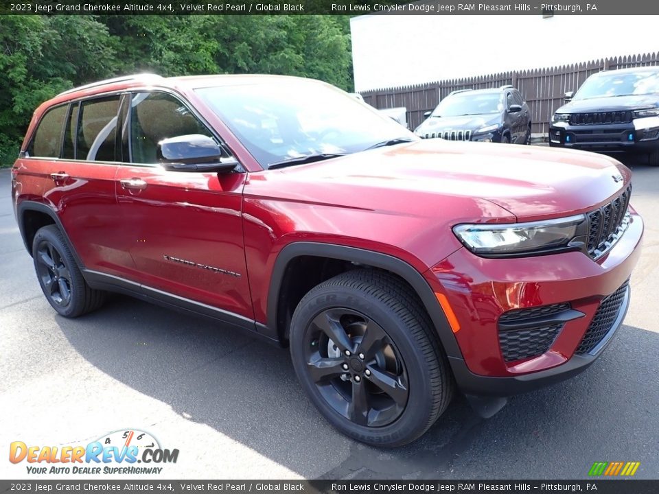 2023 Jeep Grand Cherokee Altitude 4x4 Velvet Red Pearl / Global Black Photo #8