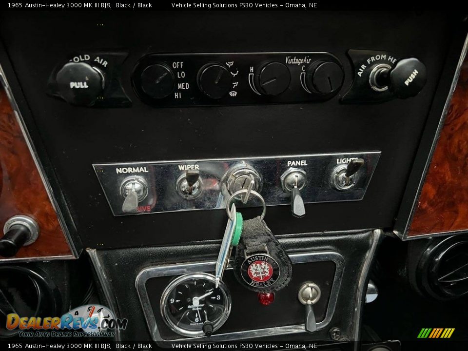 Controls of 1965 Austin-Healey 3000 MK III BJ8 Photo #13