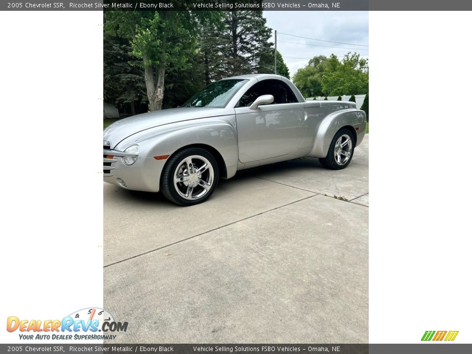 2005 Chevrolet SSR Ricochet Silver Metallic / Ebony Black Photo #1