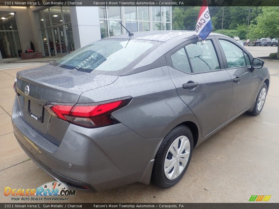 2021 Nissan Versa S Gun Metallic / Charcoal Photo #2