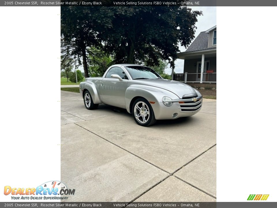 2005 Chevrolet SSR Ricochet Silver Metallic / Ebony Black Photo #4