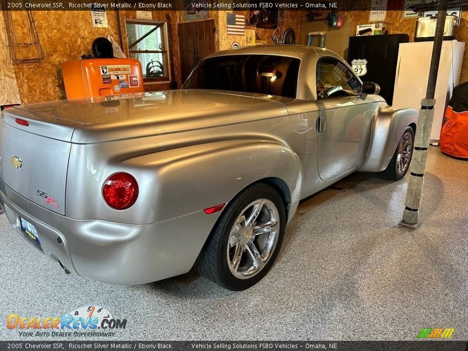 2005 Chevrolet SSR Ricochet Silver Metallic / Ebony Black Photo #5