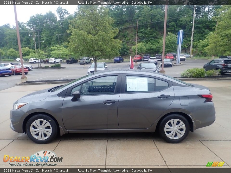 2021 Nissan Versa S Gun Metallic / Charcoal Photo #5