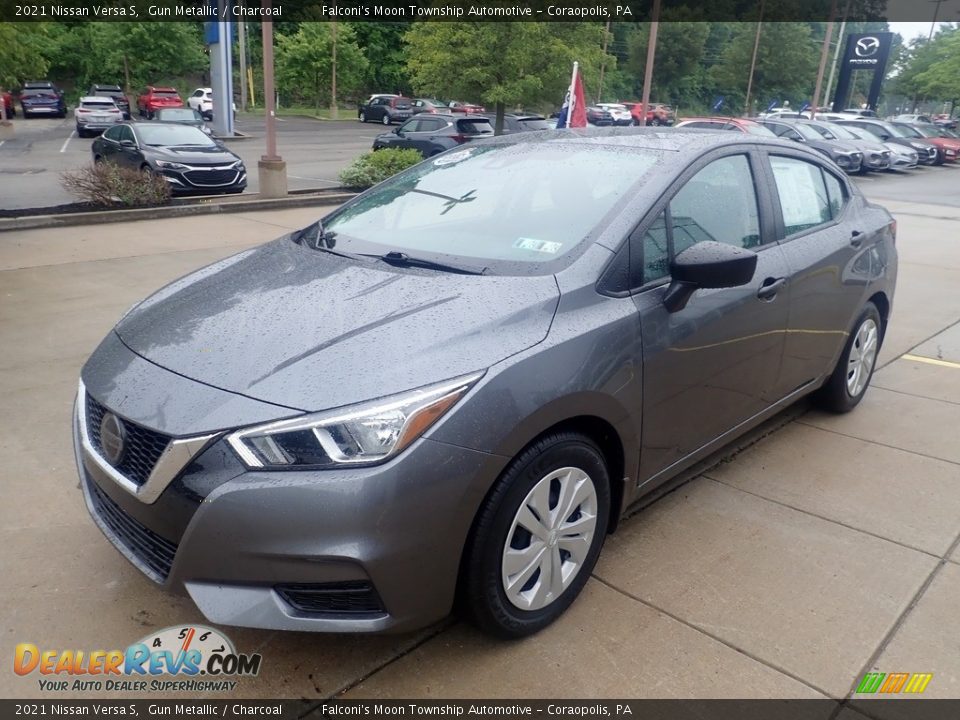 2021 Nissan Versa S Gun Metallic / Charcoal Photo #6