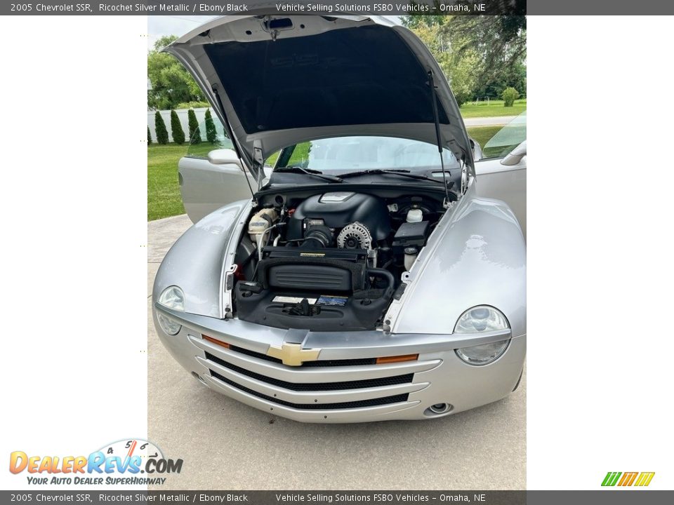 2005 Chevrolet SSR Ricochet Silver Metallic / Ebony Black Photo #8