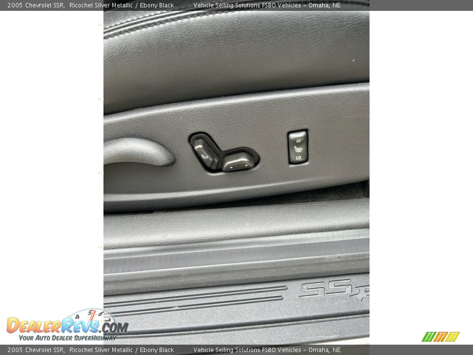 2005 Chevrolet SSR Ricochet Silver Metallic / Ebony Black Photo #10