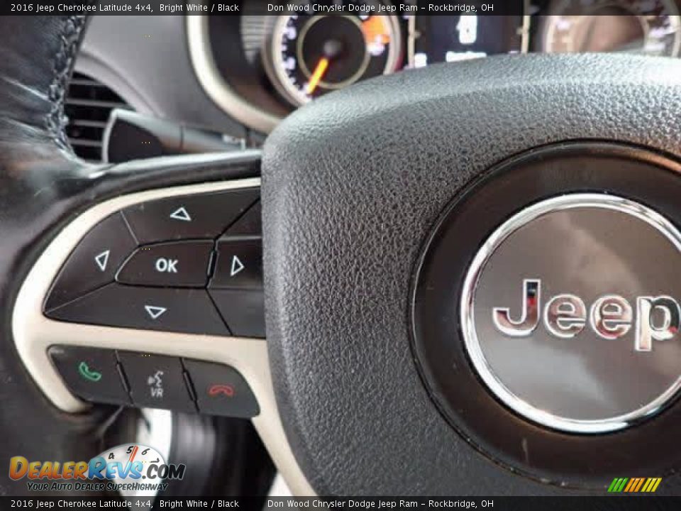 2016 Jeep Cherokee Latitude 4x4 Bright White / Black Photo #16