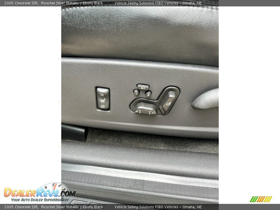 2005 Chevrolet SSR Ricochet Silver Metallic / Ebony Black Photo #11