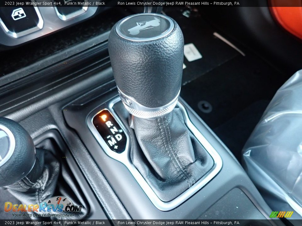 2023 Jeep Wrangler Sport 4x4 Shifter Photo #16