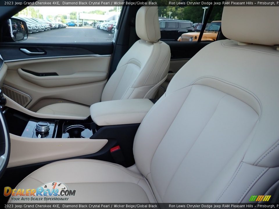 Front Seat of 2023 Jeep Grand Cherokee 4XE Photo #11