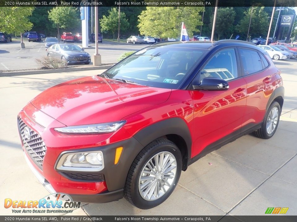 Front 3/4 View of 2020 Hyundai Kona SEL AWD Photo #7