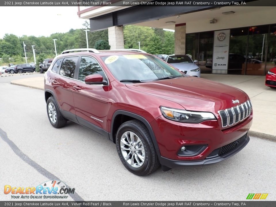 2021 Jeep Cherokee Latitude Lux 4x4 Velvet Red Pearl / Black Photo #2