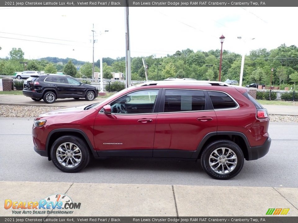 2021 Jeep Cherokee Latitude Lux 4x4 Velvet Red Pearl / Black Photo #5