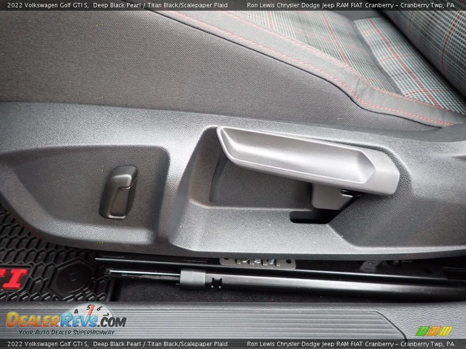 Front Seat of 2022 Volkswagen Golf GTI S Photo #15